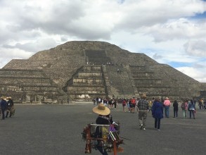 Teotihuacan Bus Trip